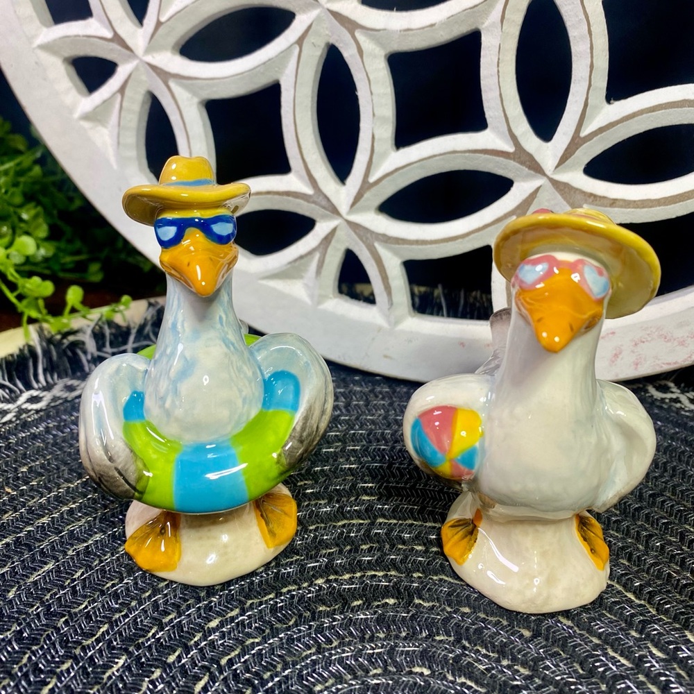 Cracker‎ Barrel Beach Pelicans Salt and Pepper Set